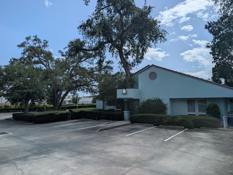More Photos Of 1940 10th Ave, Vero Beach Office For Sale