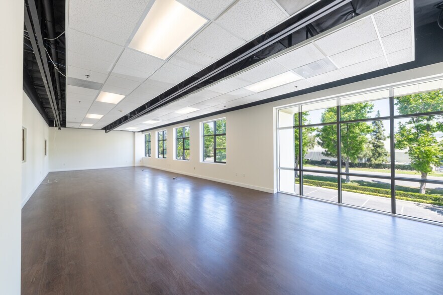 More Photos Of 4750 Calle Carga, Camarillo Manufacturing For Sale