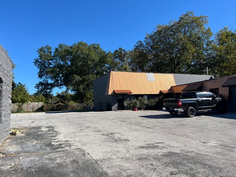 More Photos Of 2716 Dodson Ave, Chattanooga General Retail For Sale