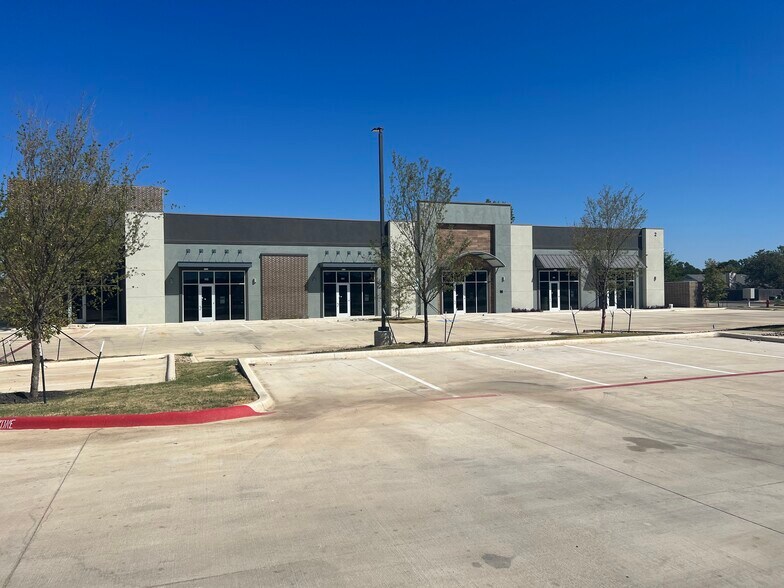 More Photos Of 821 W New Hope Dr, Cedar Park General Retail For Sale