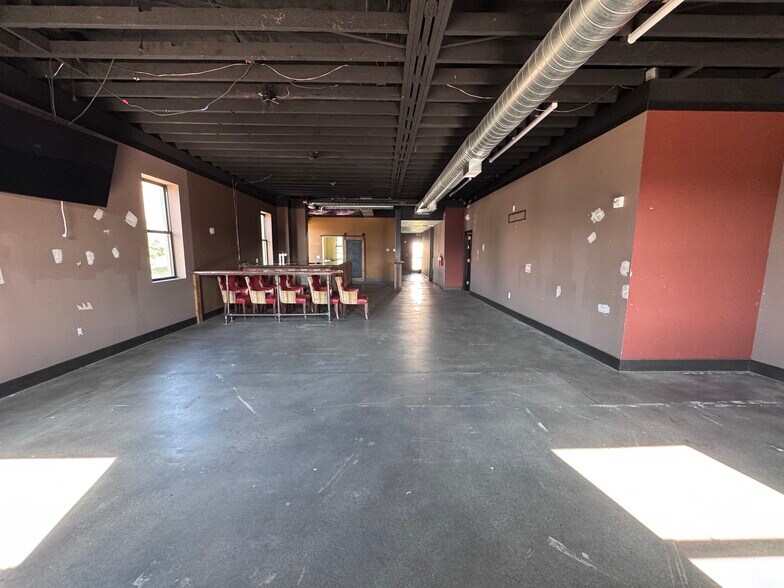 More Photos Of 257 N Water St, Kent Storefront Retail Residential For Sale