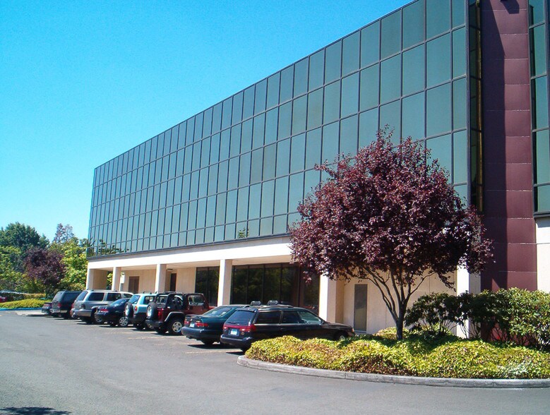 More Photos Of 6950 SW Hampton St, Tigard Office For Lease