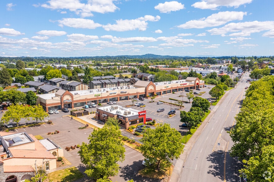 More Photos Of 3700-3850 SW Hall St, Beaverton General Retail For Lease