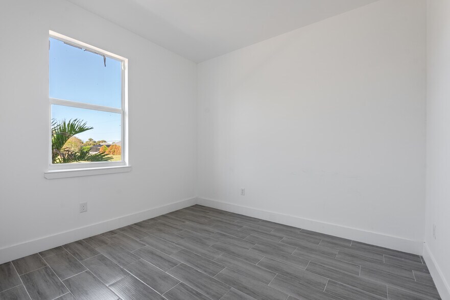 More Photos Of 260 Rotonda Blvd W, Rotonda West Apartments For Sale