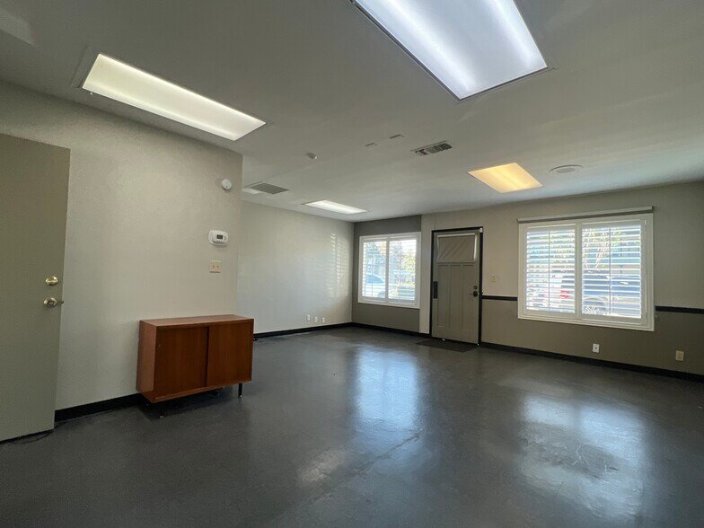 More Photos Of 1913 E 17th St, Santa Ana Office For Sale