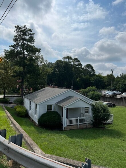 More Photos Of 800 NE Brackett Rd, Marietta Medical For Lease