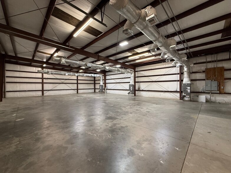 More Photos Of 7266 Cross Park Dr, Charleston Warehouse For Lease