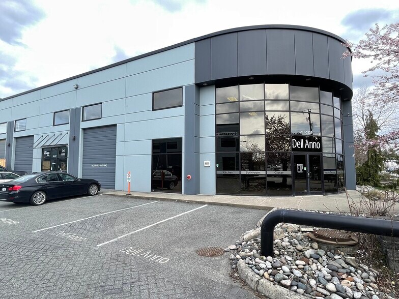More Photos Of 5529 192nd St, Surrey Showroom For Lease
