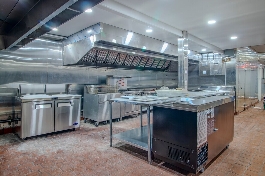 More Photos Of 2020 E Florida Ave, Hemet Restaurant For Sale