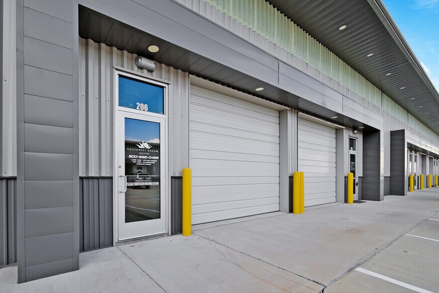 More Photos Of 12155 Cutten Rd, Houston Warehouse For Lease