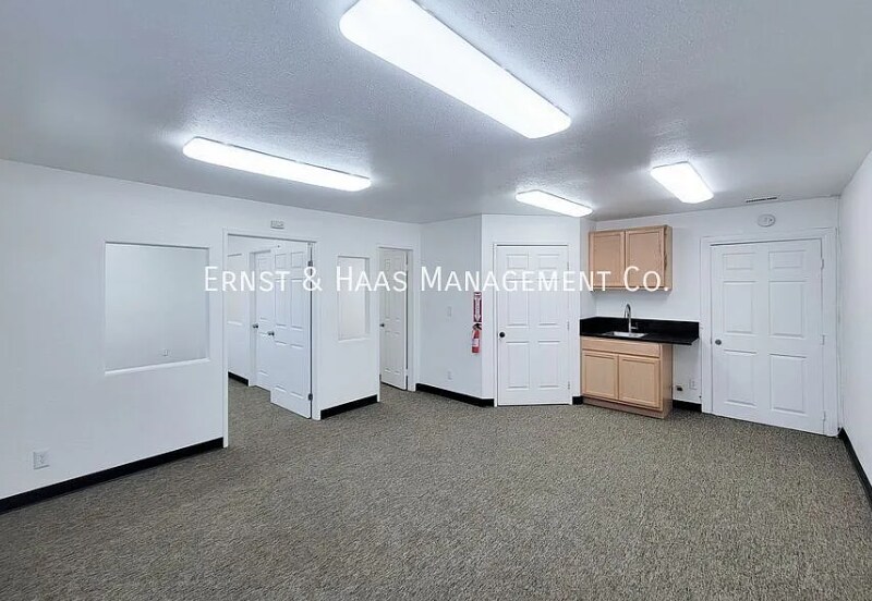 More Photos Of 5540 Atlantic Ave, Long Beach Office Residential For Lease