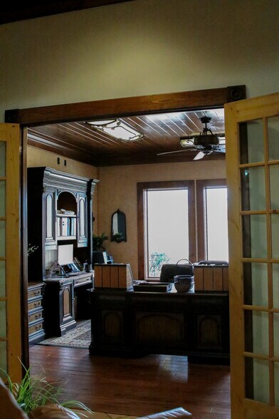 More Photos Of 404 Wynn Dr, Jacksonville Loft Creative Space For Sale