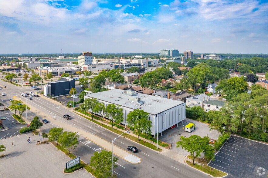 More Photos Of 10024 Skokie Blvd, Skokie Office For Lease