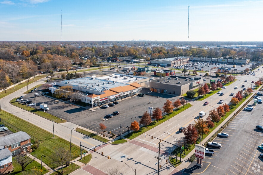 More Photos Of 23100-23200 Coolidge Hwy, Oak Park Unknown For Lease
