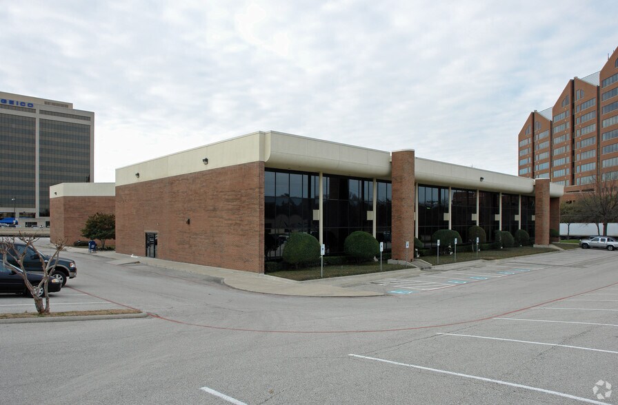More Photos Of 14140 Midway Rd, Farmers Branch Office For Lease