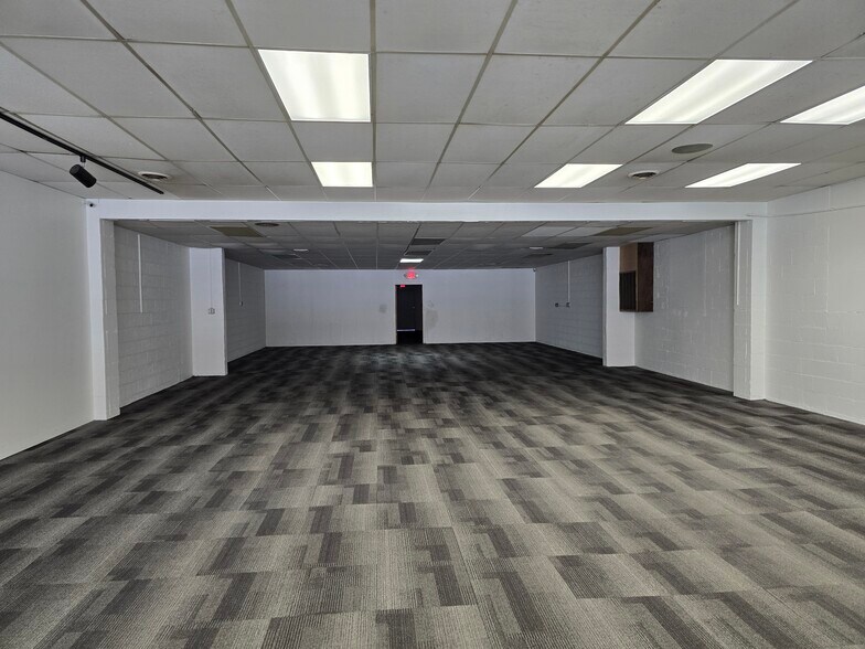 More Photos Of 314-326 College St, Amherst Unknown For Lease