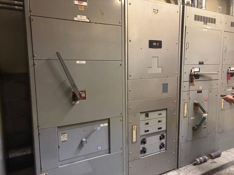 More Photos Of 251 Mason Rd, Howell Manufacturing For Sale