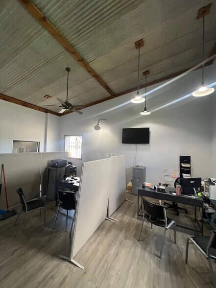 More Photos Of 36 Sam Pearl Blvd, Brownsville Self Storage For Sale