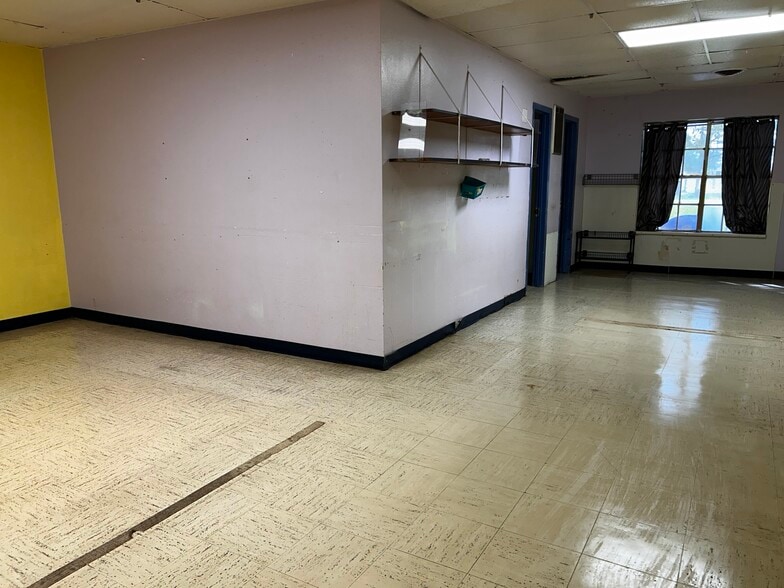 More Photos Of 1407 Blackburn Dr, Pasadena Office For Sale