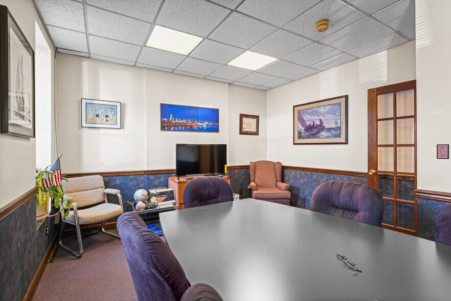 More Photos Of 132-134 S Swan St, Albany Office Residential For Sale