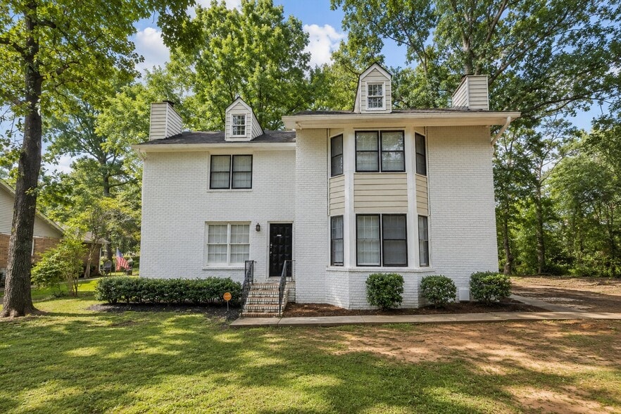 Primary Photo Of 2611 Golfview Ter SE, Conyers Multifamily For Sale