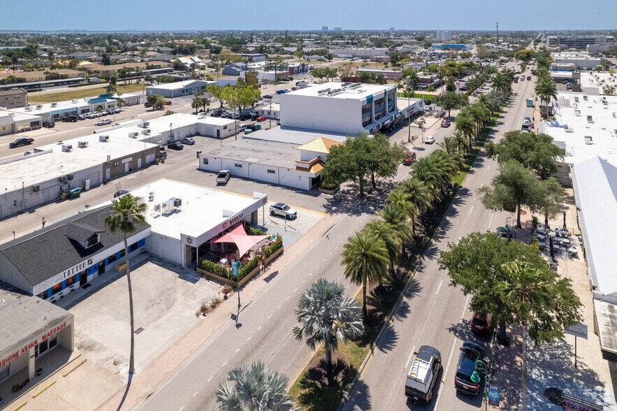 More Photos Of 1336 E Cape Coral Pky, Cape Coral Storefront For Sale