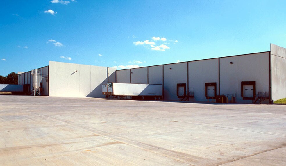 More Photos Of 1300-1308 Rustique Sq, O'Fallon Warehouse For Lease