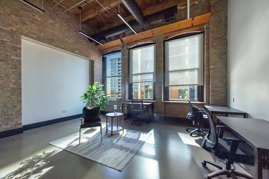 More Photos Of 1101 W Lake St, Chicago Office For Sale