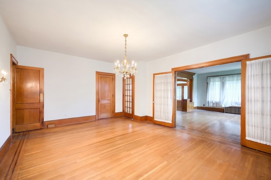 More Photos Of 41 W Main St, Fawn Grove Flex For Sale