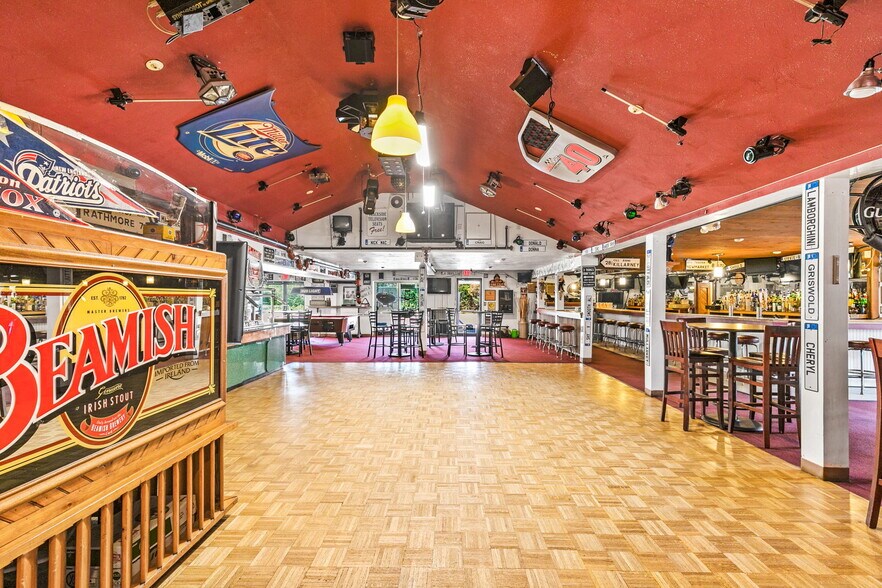 More Photos Of 270 Onset Ave, East Wareham Restaurant For Sale