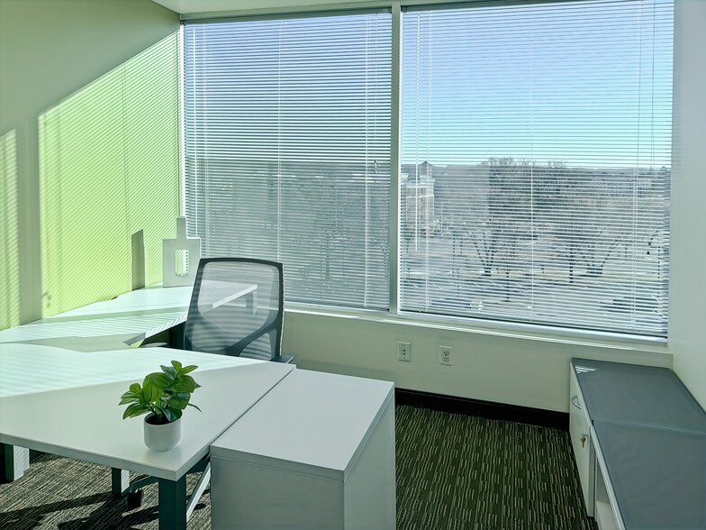 More Photos Of 16701 Melford Blvd, Bowie Coworking Space