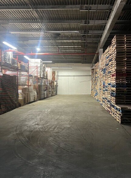 More Photos Of 5601 55th Ave, Maspeth Warehouse For Lease