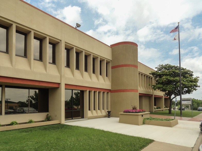 More Photos Of 1101 Ridge Rd, Rockwall Serviced Offices For Lease