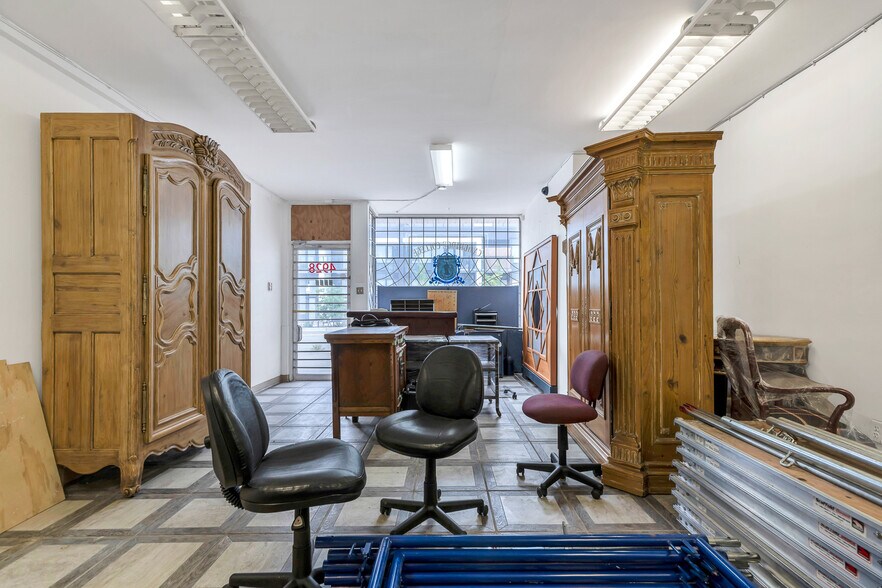 More Photos Of 4928 Imperial St, Burnaby Storefront Retail Residential For Lease