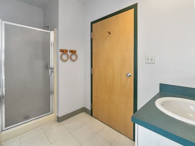 More Photos Of 608 N High St, Millville Medical For Sale