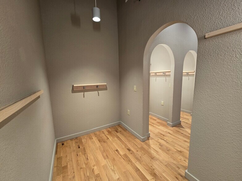 More Photos Of 666 Bridgeway, Sausalito General Retail For Sale