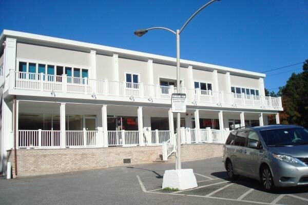 More Photos Of 522 E putnam Ave, Greenwich Freestanding For Lease