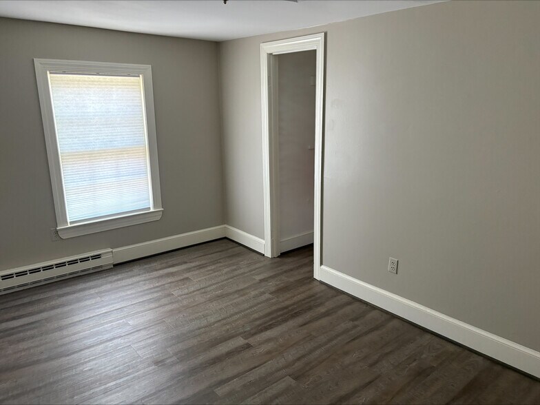 More Photos Of 406 Mill St, Occoquan Office For Lease