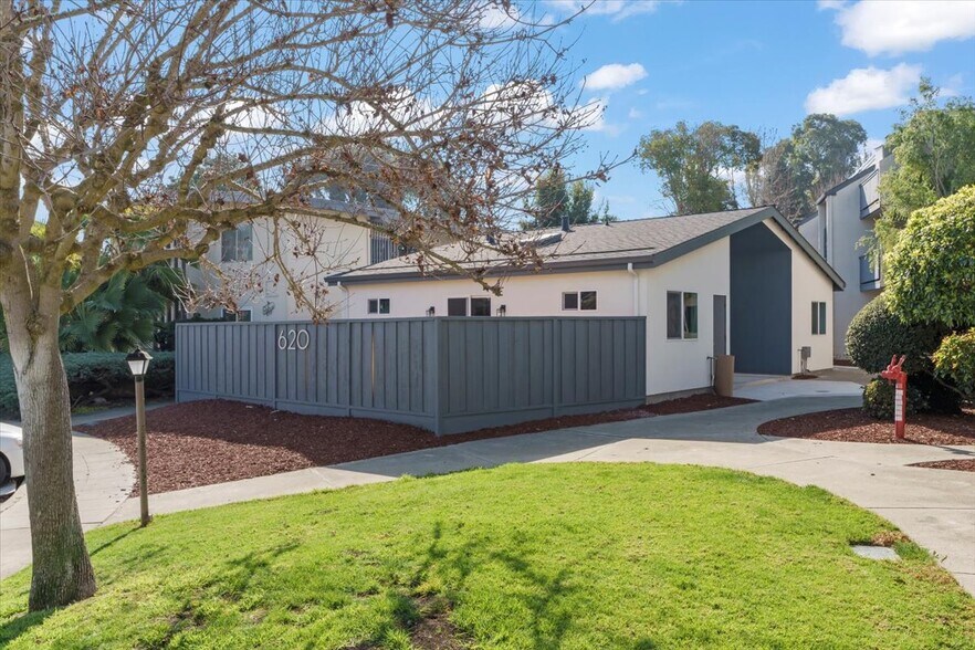 More Photos Of 620 Alamo Ct, Mountain View Apartments For Sale