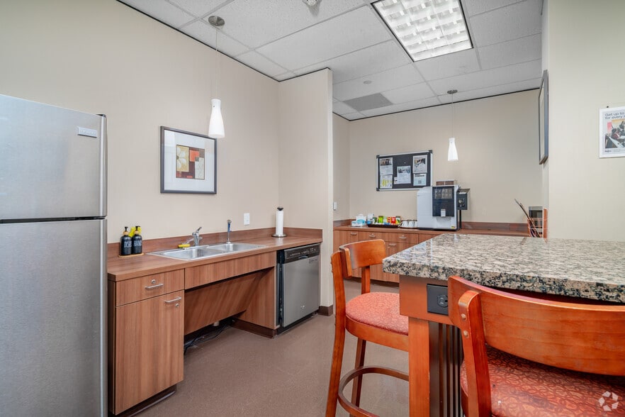 More Photos Of 700 N Saint Marys St, San Antonio Coworking Space