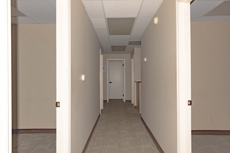 More Photos Of 1401 Applewood Dr, Dalton Medical For Lease