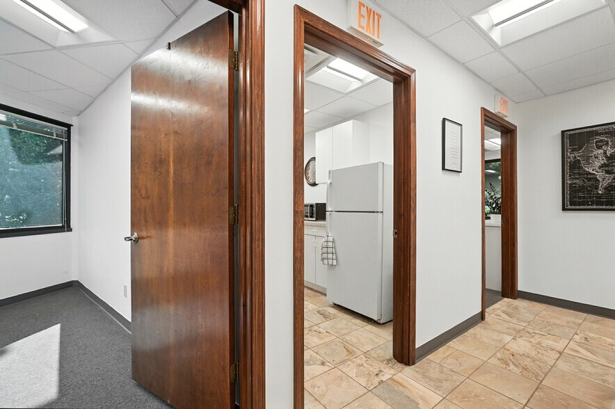 More Photos Of 5636 Bridgetown Rd, Cincinnati Medical For Sale