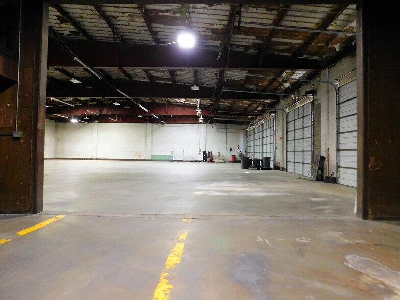 More Photos Of 720 SW F Ave, Lawton Manufacturing For Sale