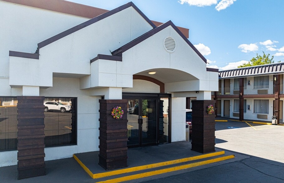 More Photos Of 1015 S Haynes Ave, Miles City Hotel For Sale