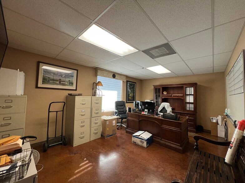 More Photos Of 2281 N Masch Branch Rd, Denton Office For Lease