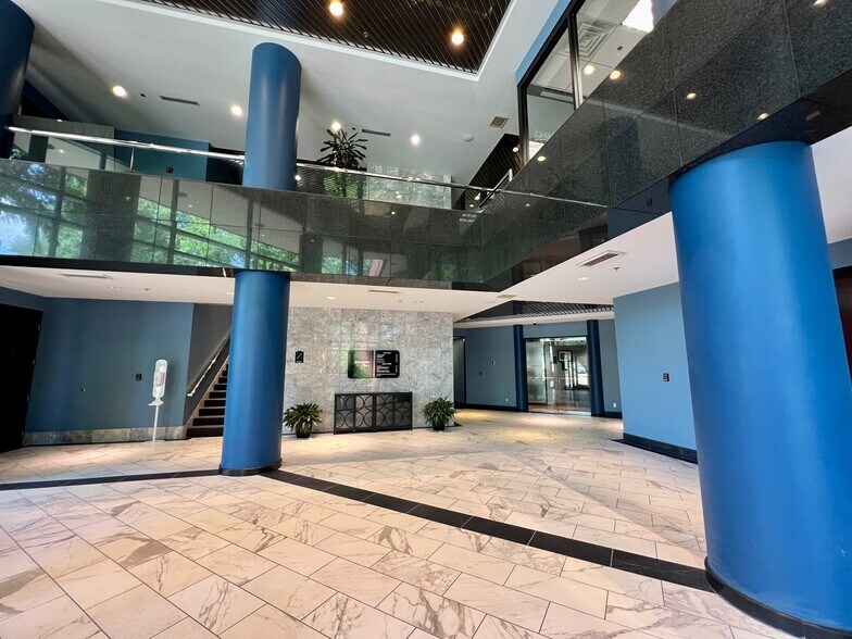 More Photos Of 308 N Peters Rd, Knoxville Office For Lease
