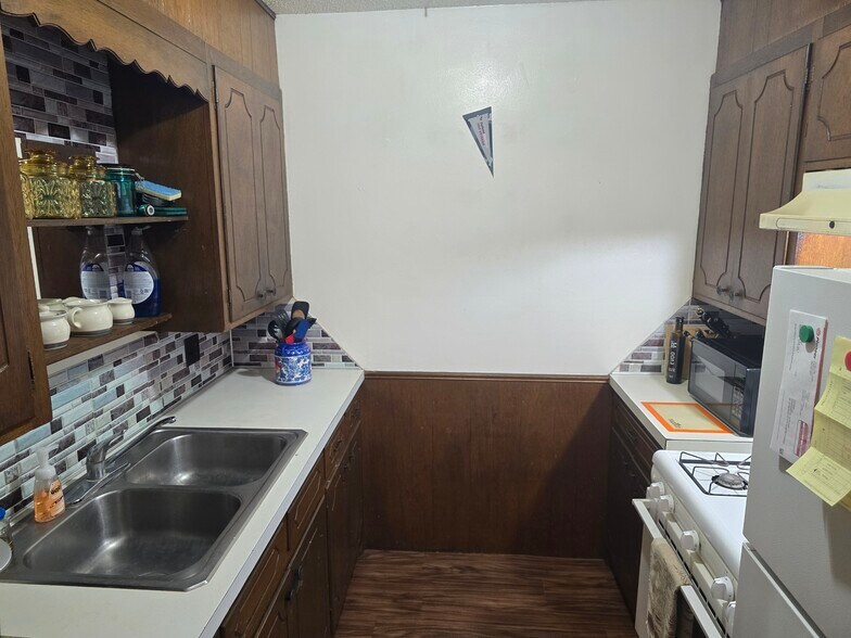 More Photos Of 415 Harmon Ave, Watonga Apartments For Sale