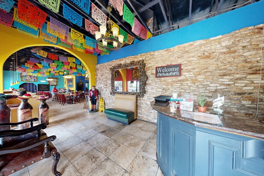 More Photos Of 4946 Rigsby Ave, San Antonio Restaurant For Sale