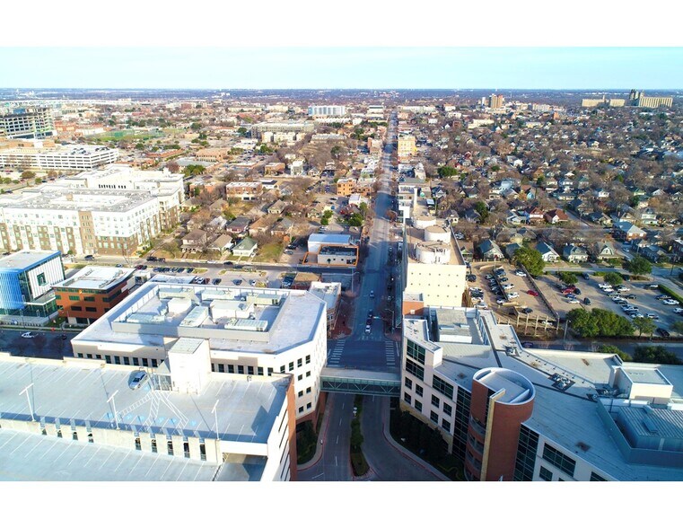 More Photos Of 1512 W Magnolia Ave, Fort Worth Restaurant For Lease