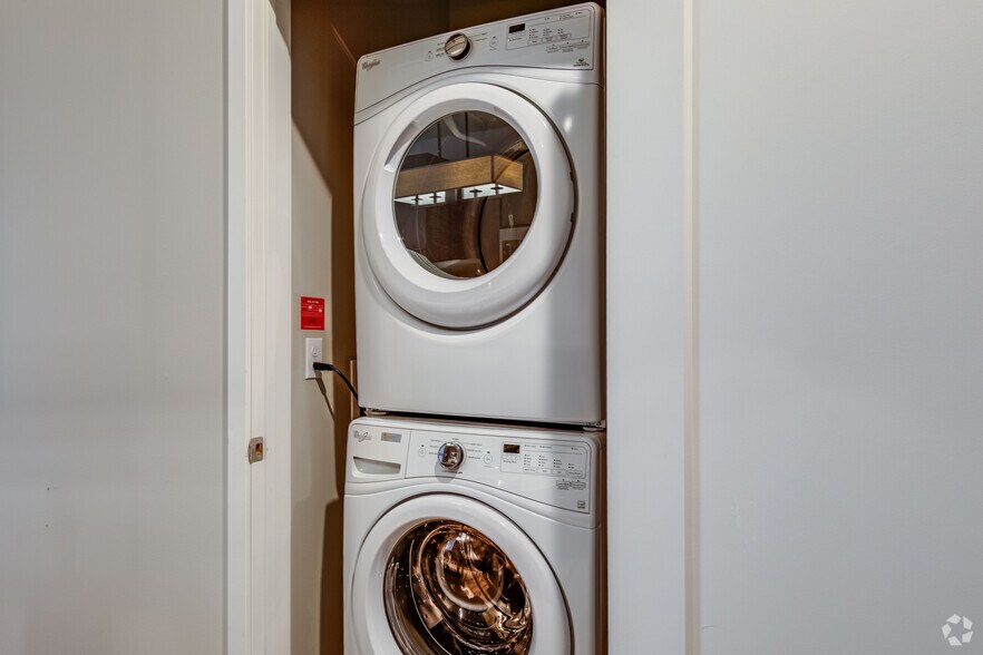 More Photos Of 10 2nd St SE, Minneapolis Apartments For Lease